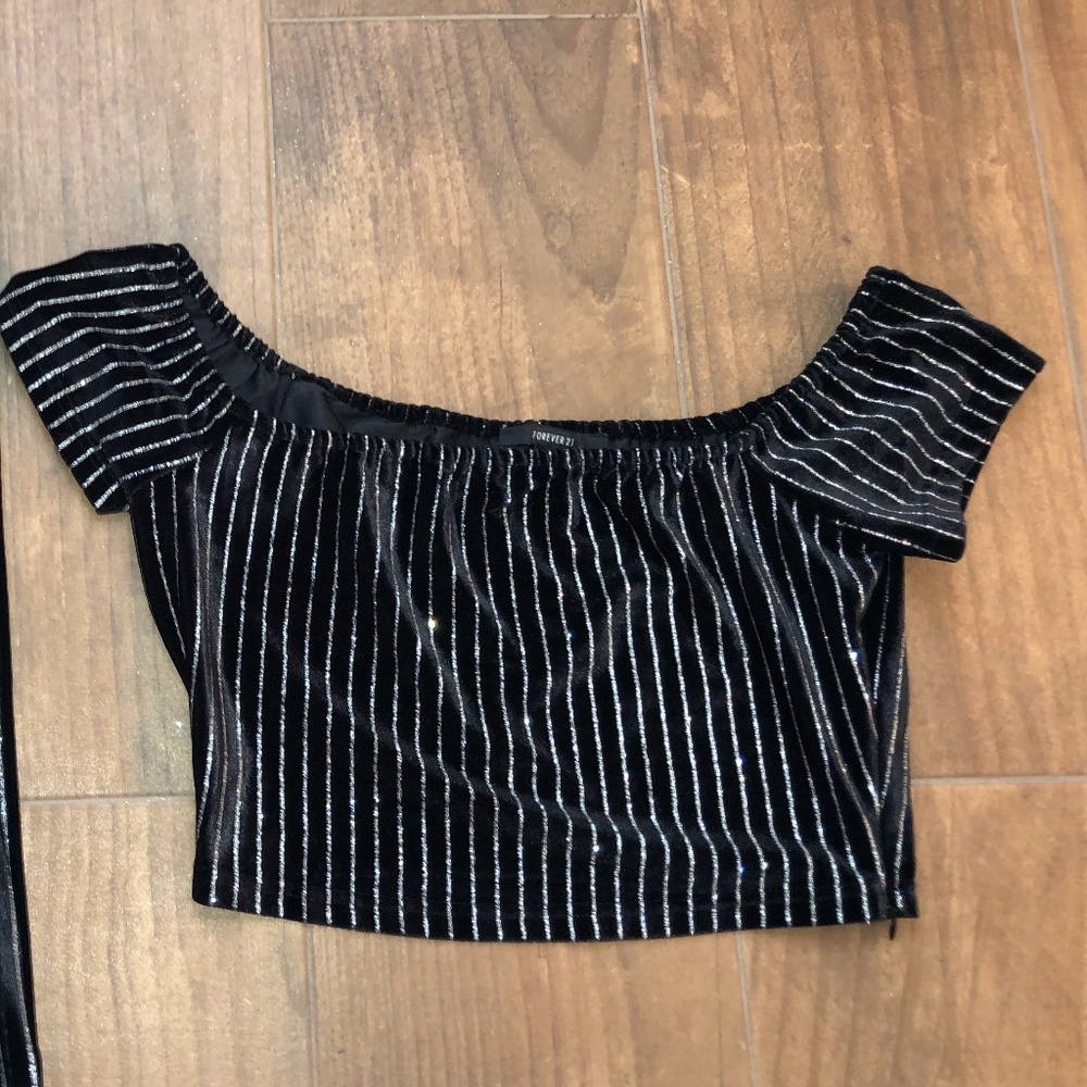 TOP FOR 2 PIECE OUTFIT - Picture 2 of 3